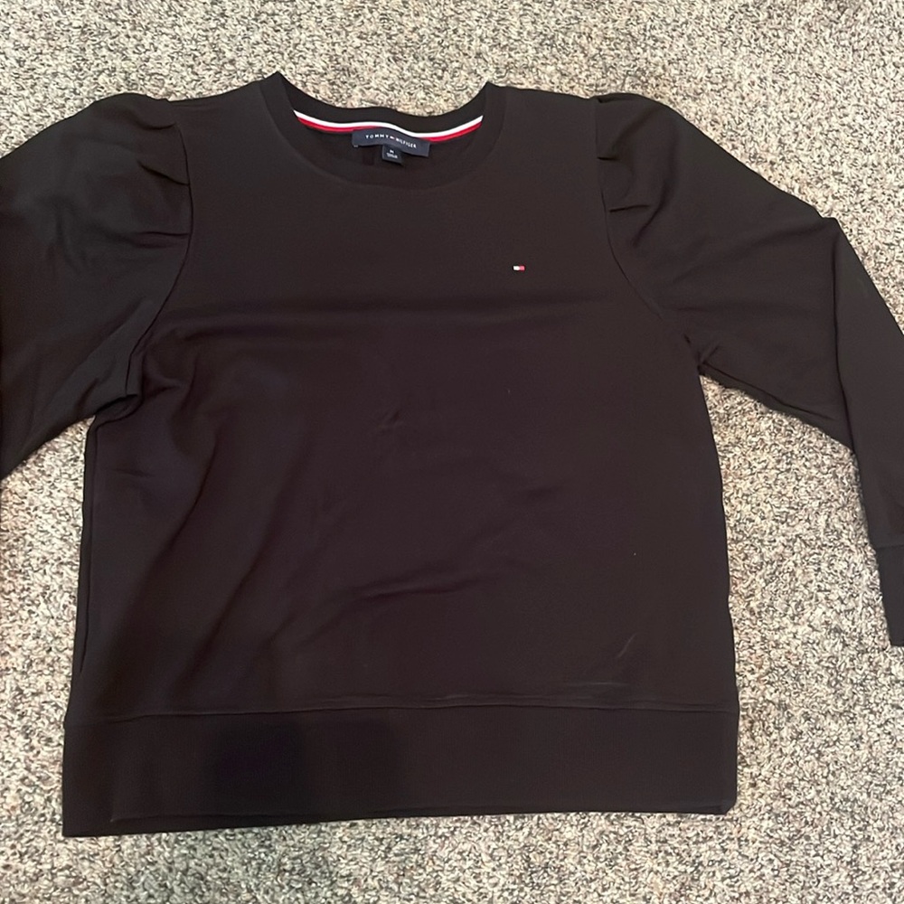 Black Tommy Hilfiger crewneck